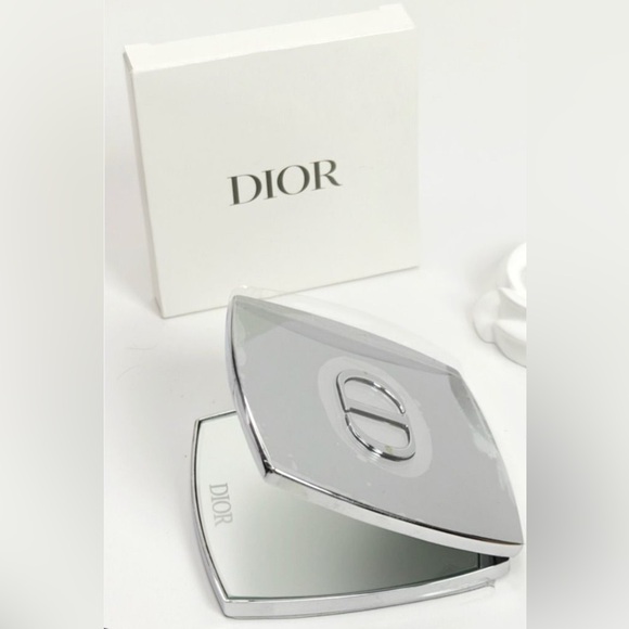 Dior Silver Chrome Compact Mirror with box - Picture 1 of 4